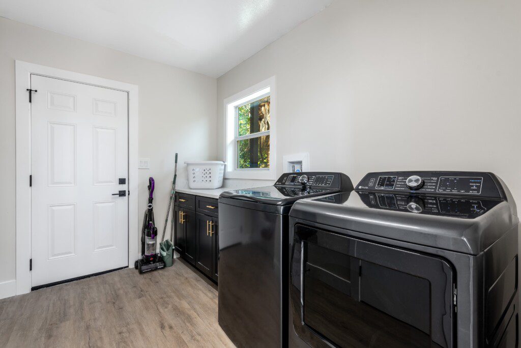 bbc7bd5b 4c18 46e4 aea3 3f3a844fc8507957 D Lake Clarke Shores 28 min.jpg