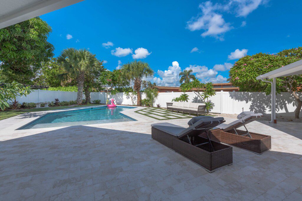 e8810382 805e 4dc3 9e39 c8f5d10df16e7957 D Lake Clarke Shores 4.jpg